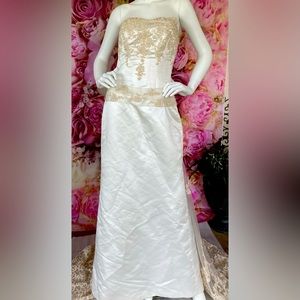 Maggie Sottero Strapless Wedding Anniversary Dress Size 8 Antique White Lace